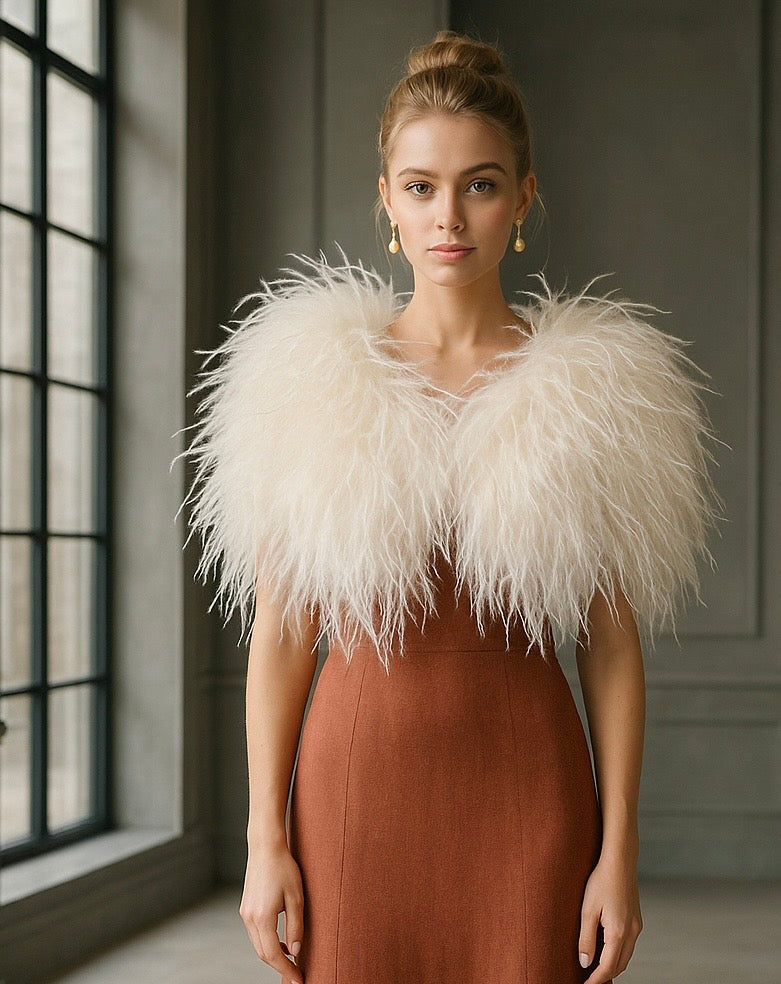 ESTOLA PLUMA LARGA  BLANCO ROTO