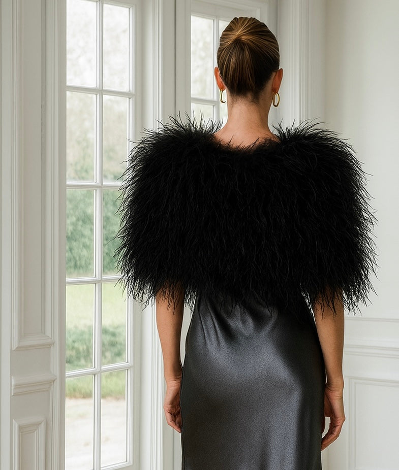 ESTOLA PLUMA LARGA NEGRO